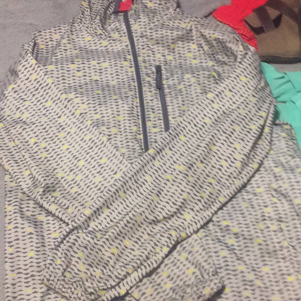 Columbia rain and weather jacket